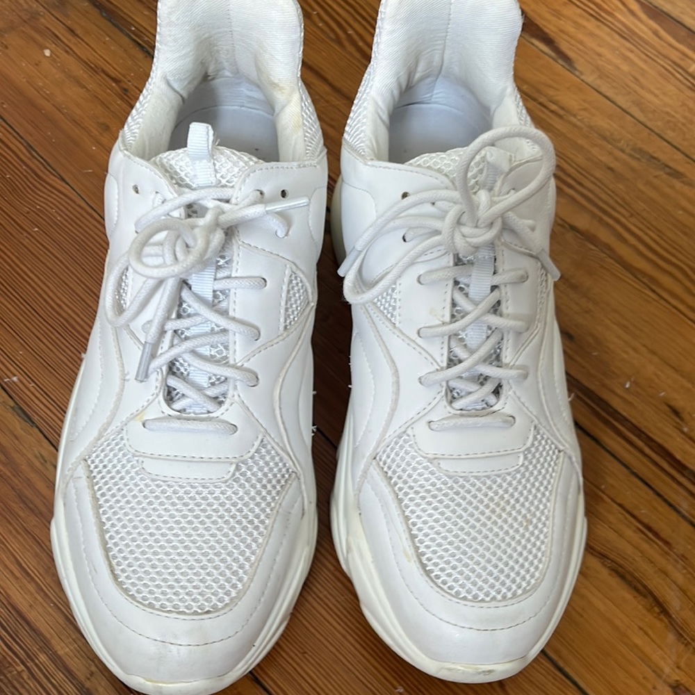 Steve Madden Movement Women’s Athletic Shoes- very classic and stylish